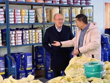 今天，经销商张总接到某品牌的业务员通知，这两天公司的新任华东区业务负责人，要来走