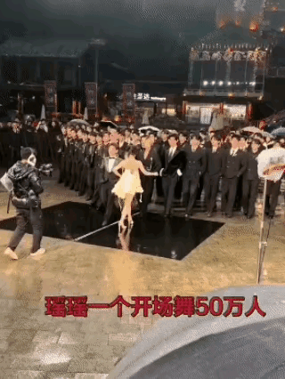 每天直播就这样走来走去都有大哥看？