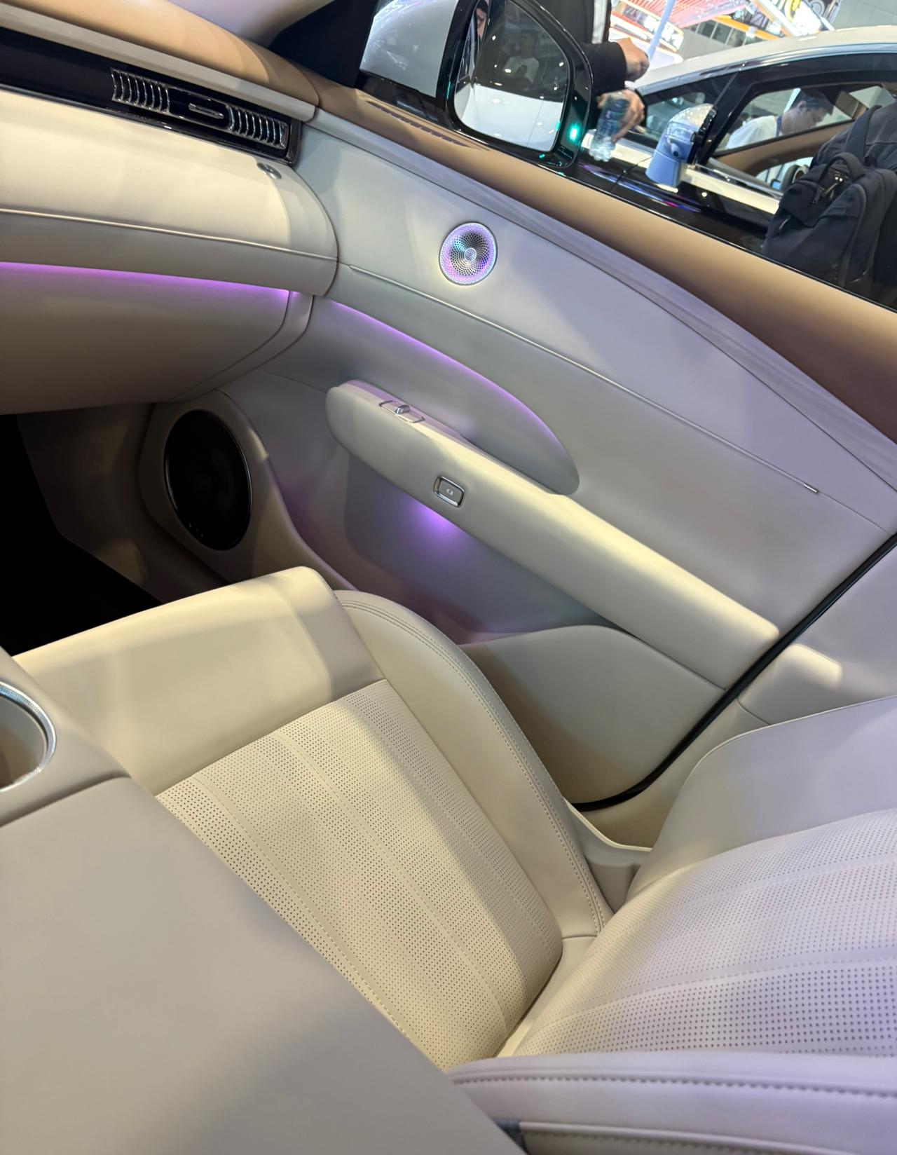 你认为五年后燃油车会被淘汰吗?
不要说五年，十五年都不会被淘汰。
为什么呢？
