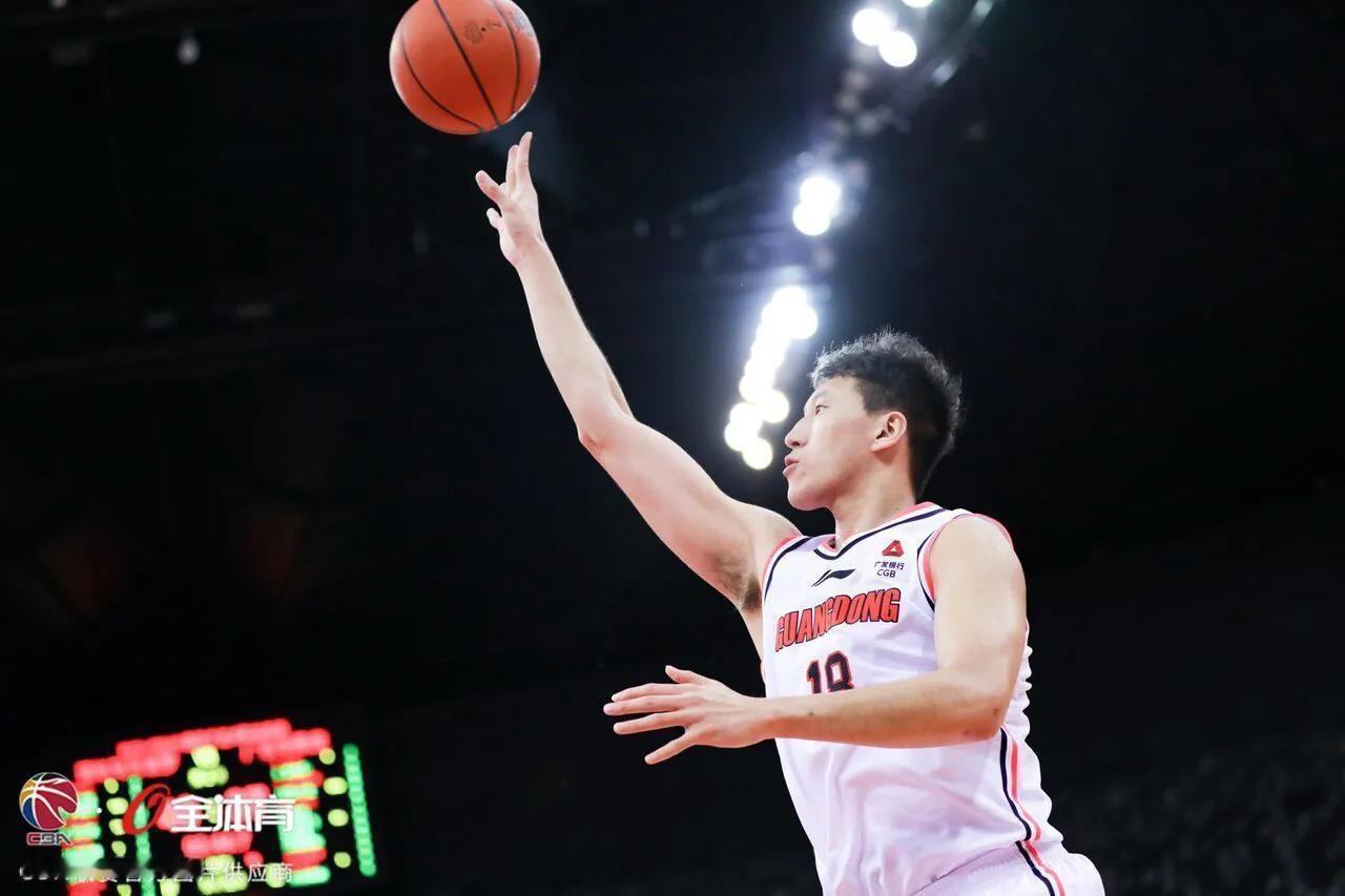 广东男篮110:92北京男篮，这两点是球队获胜的关键

1、首发和替补发挥都不错