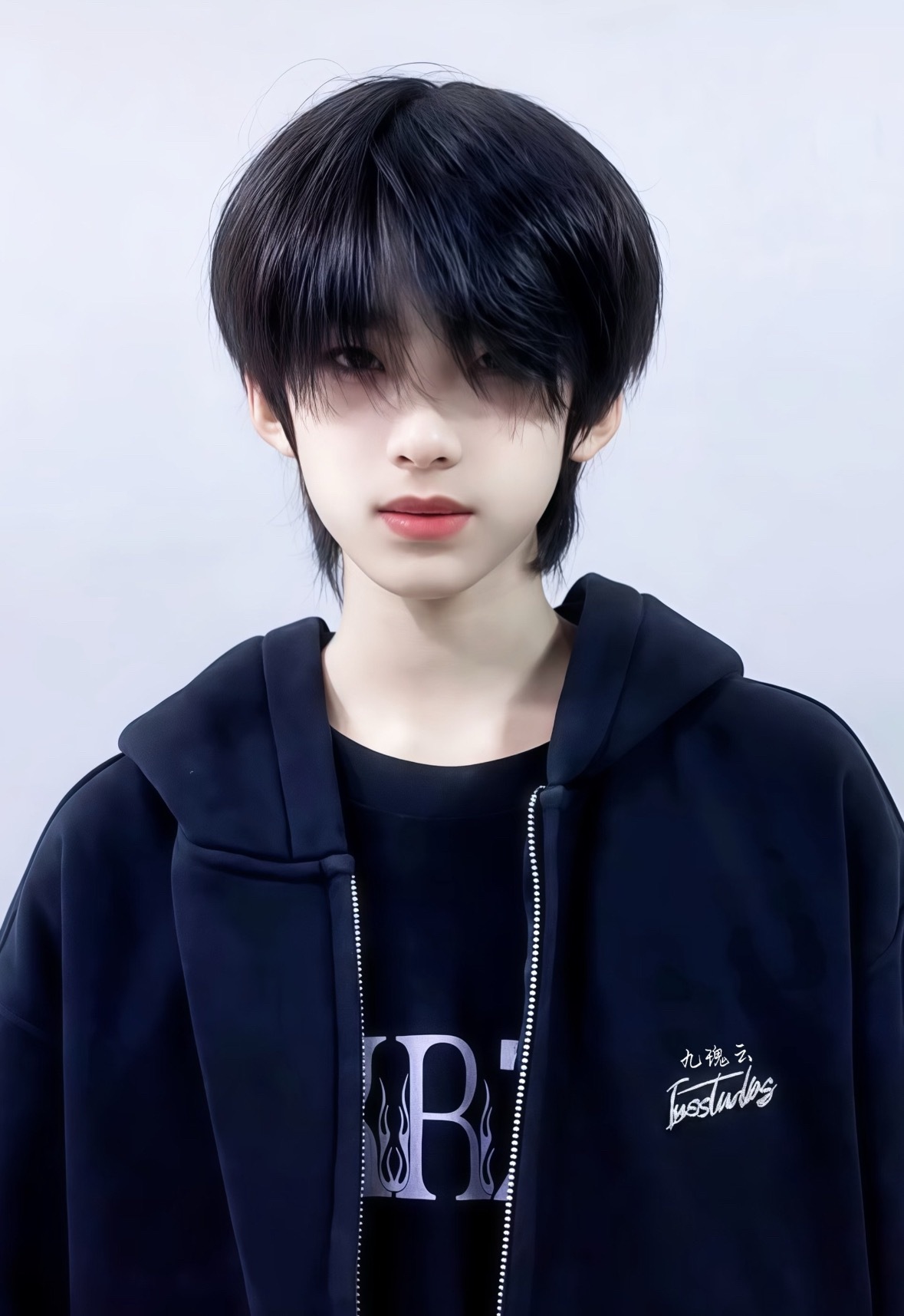 TF家族五代练习生 | 侯王子外号小酷 2012年出生 会弹吉他 小奶音有词条第