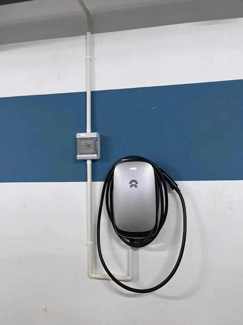 现在充电桩行业不少“猫腻”已经被监管和媒体盯上了，咱们充电时很容易踩坑，主要问题