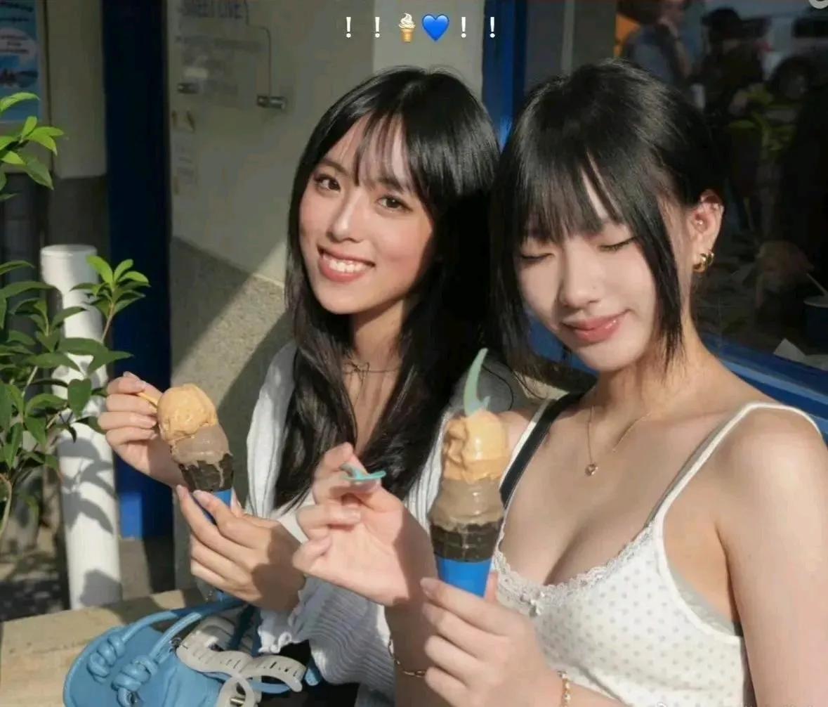 小S肯定是管不了她大女儿了，去国外留学之前还穿低领吊带。幸亏跟她告别的都是女同学