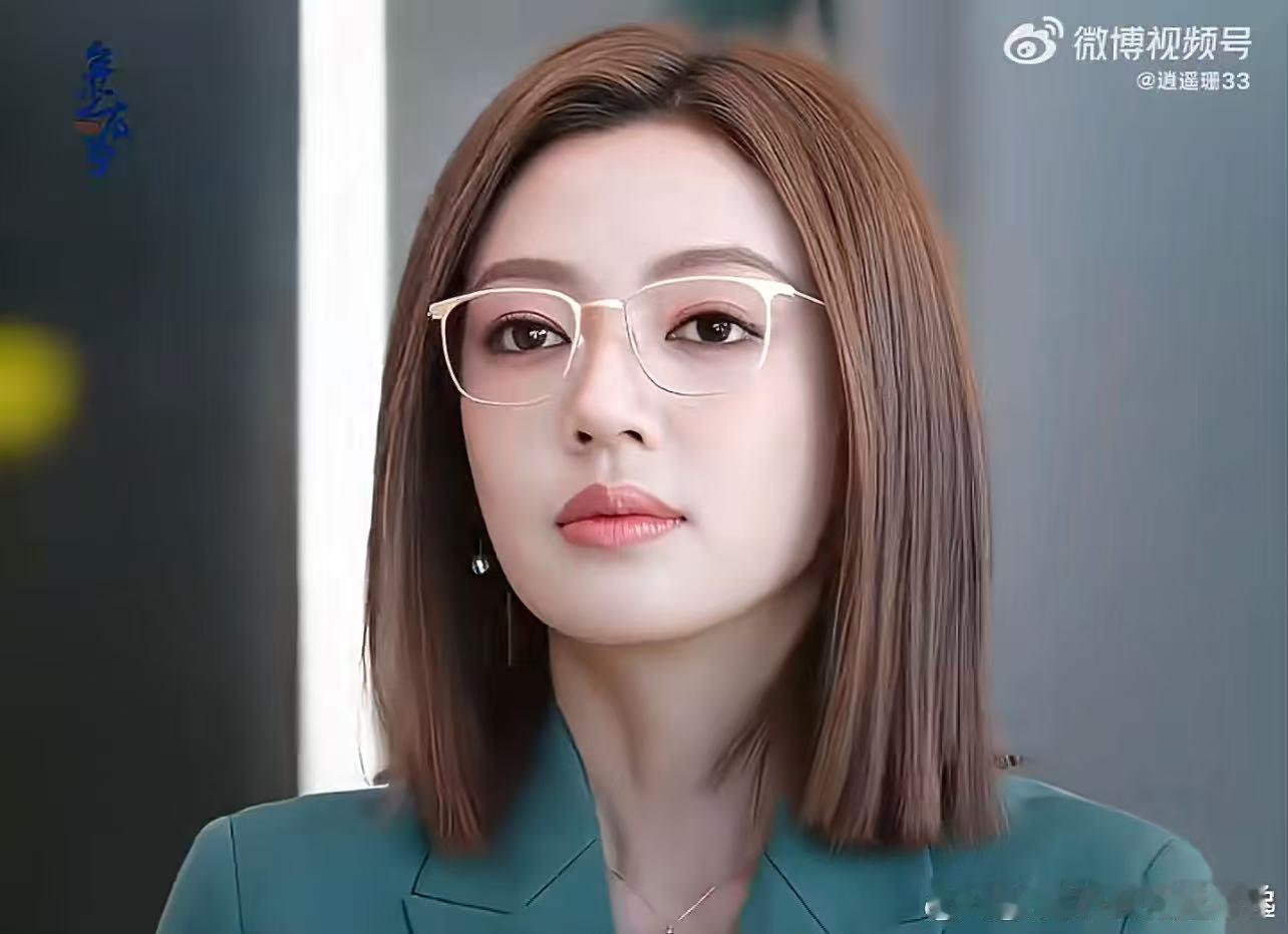 何瑞贤这段顶级Alpha 全程无甜腻，满屏清醒独立，这走路姿态这眼神杀，顶级Al