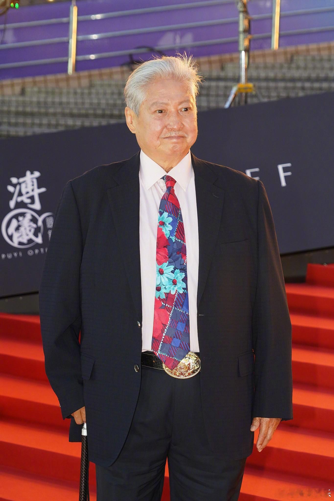 洪天明回应爸爸洪金宝暴瘦 据港媒，洪金宝昨日出席金像奖颁奖礼被指暴瘦，儿子洪天明