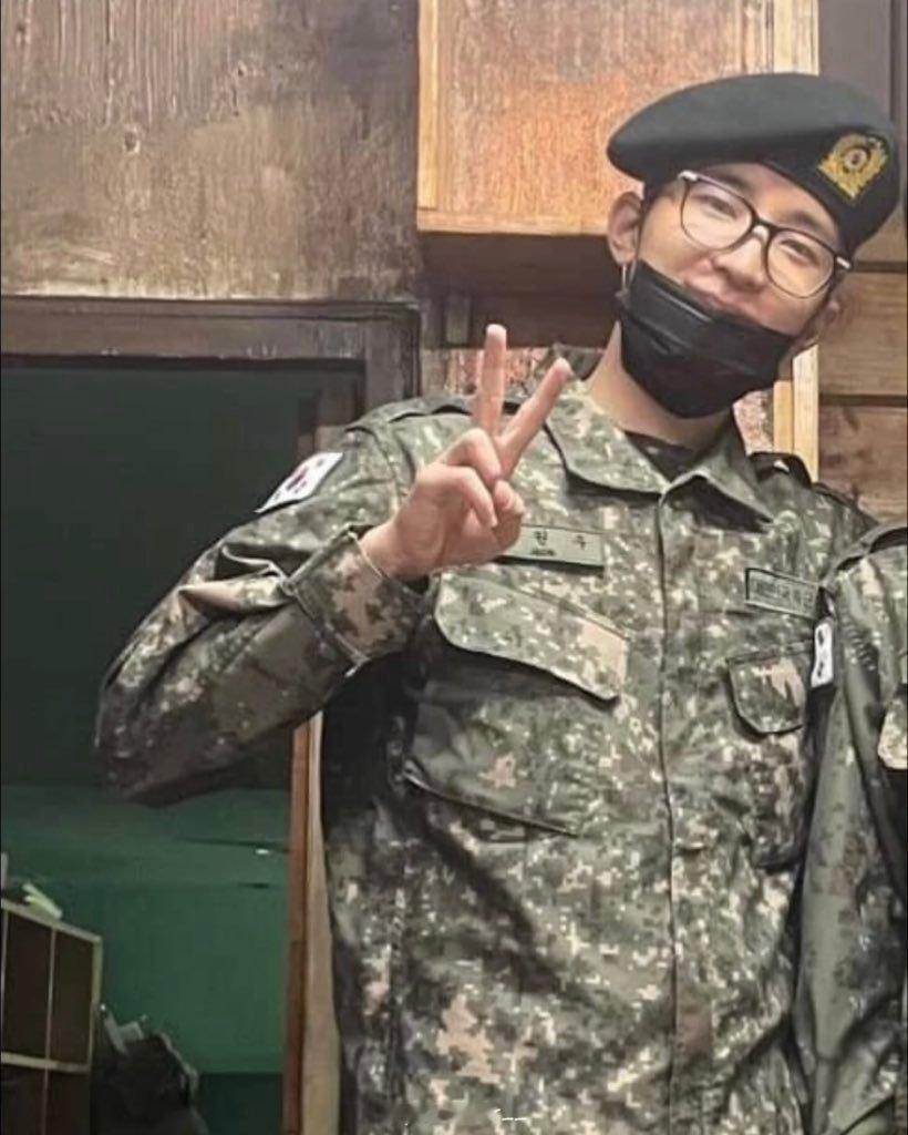 全圆佑✨全圆佑行走画报260717 圆佑相关cr.yoonriver__训练营时