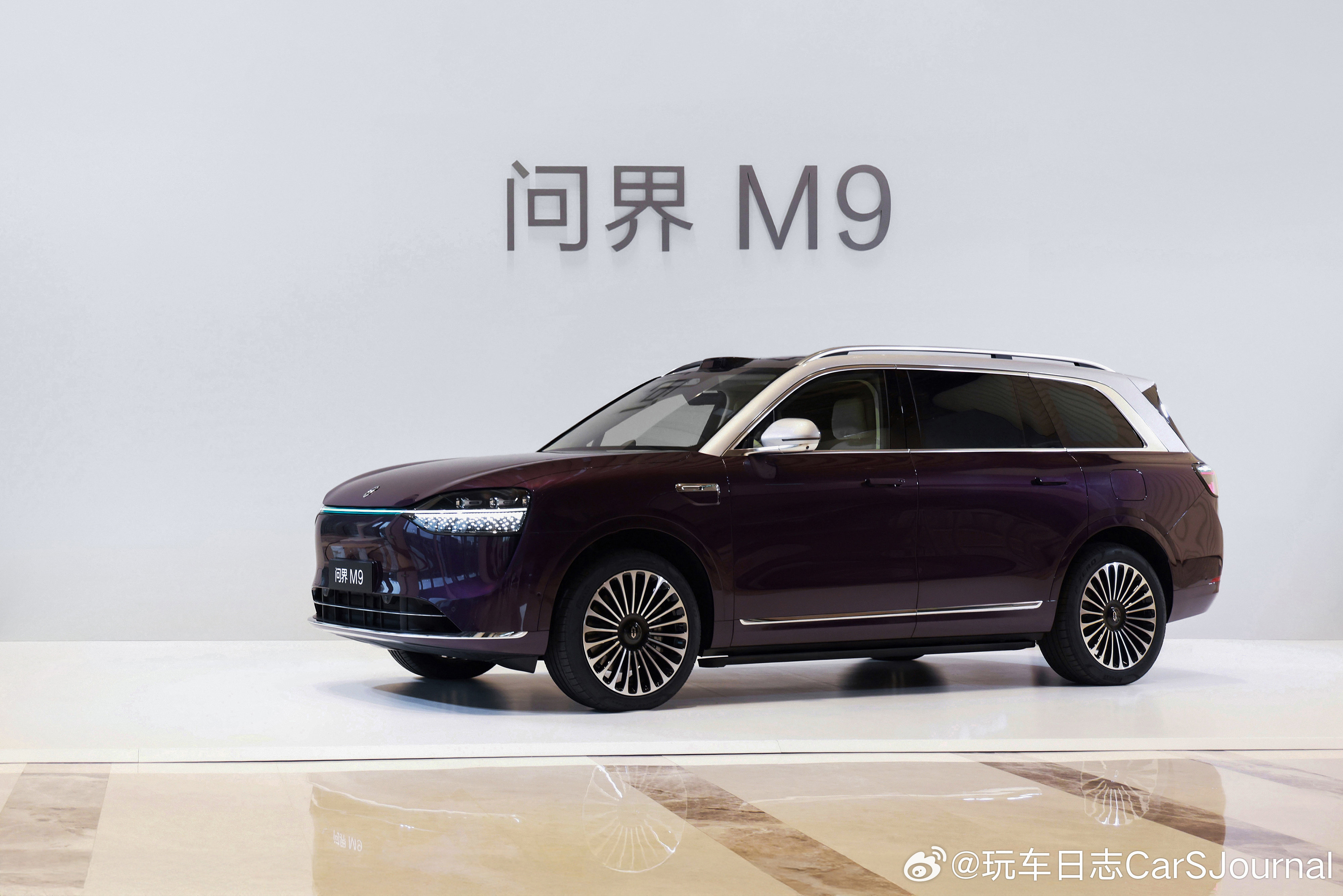 前几天我去参加了一下华为的鸿蒙智行技术焕新发布会官宣，尊界 S800、问界 M9