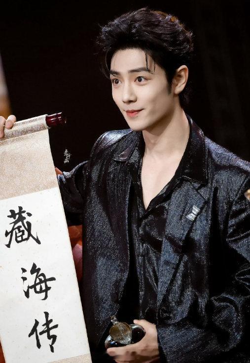 肖战凭借《藏海传》的封神之路的绝对戏眼绝对主角绝对的演技和同期声台词，撑起80%