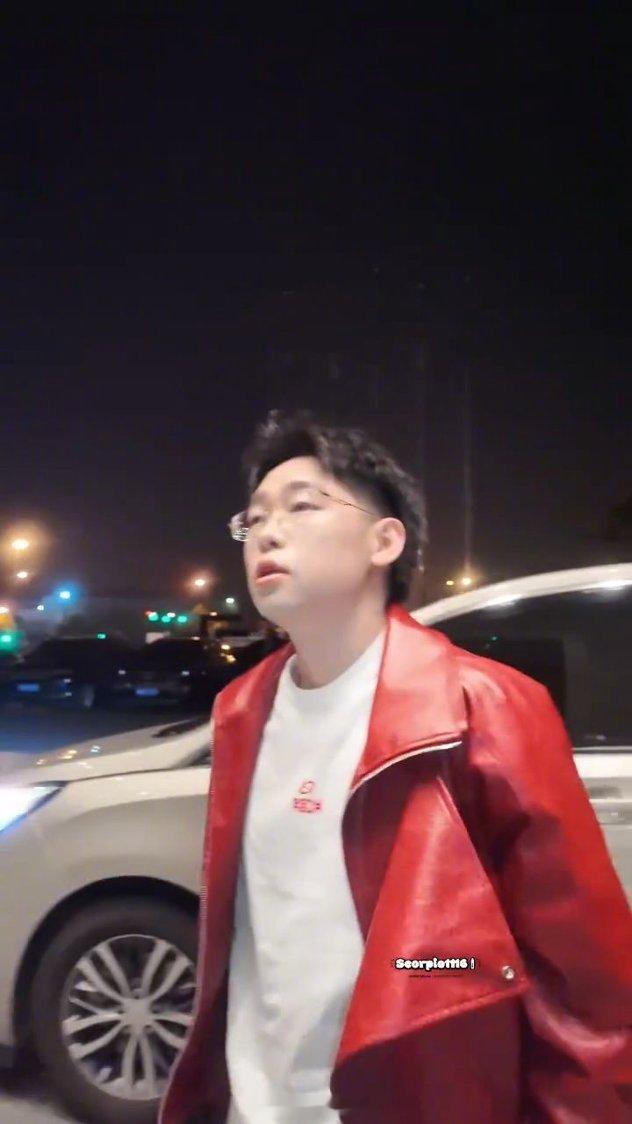 弹壳VinzT格莱美级别的舞台 说唱巅峰对决2026大事很妙！《The Gent