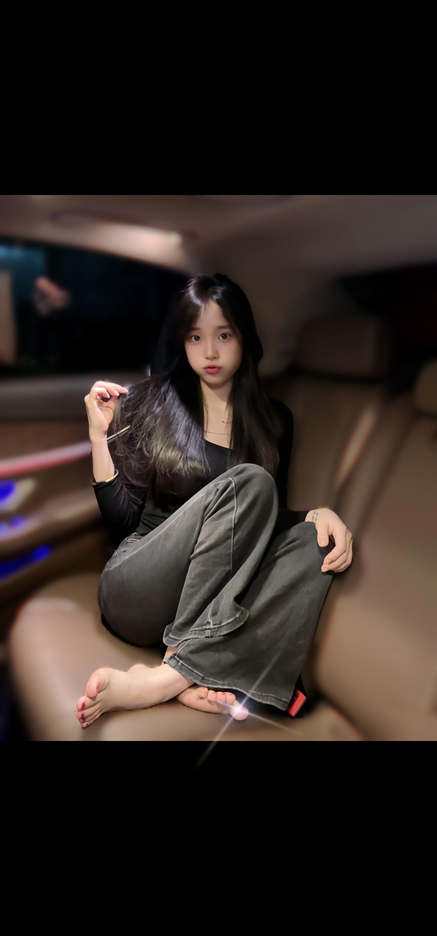 很喜欢至尊宝的一句话 爱一个人不需要任何理由