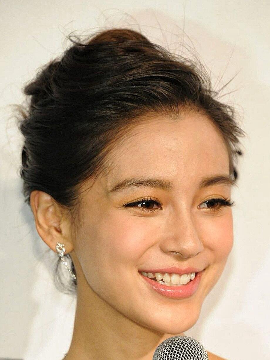不是 她怎么有这么多生图 而且都特高清 一点不模糊angelababy 