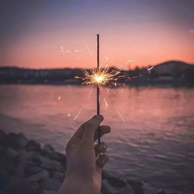 心眼这东西：想多了，就是小心眼；想少了，就是缺心眼；一直想，就是死心眼。 ​​​