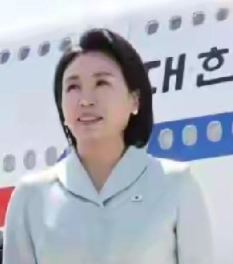 李在明夫人对上海有情调，还说以后和邻居周五来上海，这还挺有意思。1月5日李在明访