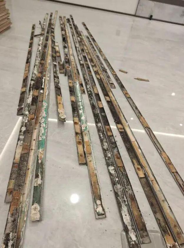 770万买的全新精装房，交付第一天墙脚就能长出蘑菇，开发商连夜撬地板、搬烘干机销