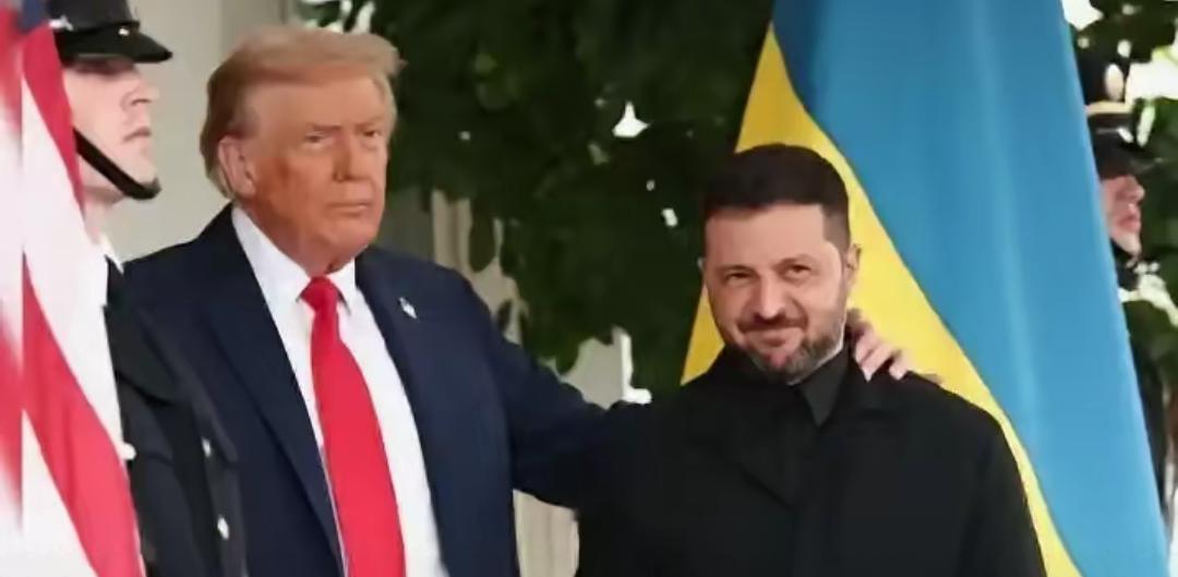 媒体向特朗普提问：如果泽连斯基不同意你提出的28条和平建议，你会怎么办？  
听