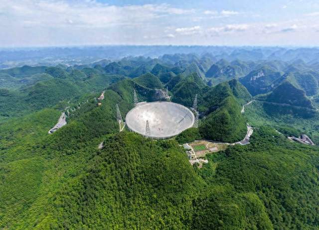 中国天眼十年：1300 颗脉冲星与最轻双中子星