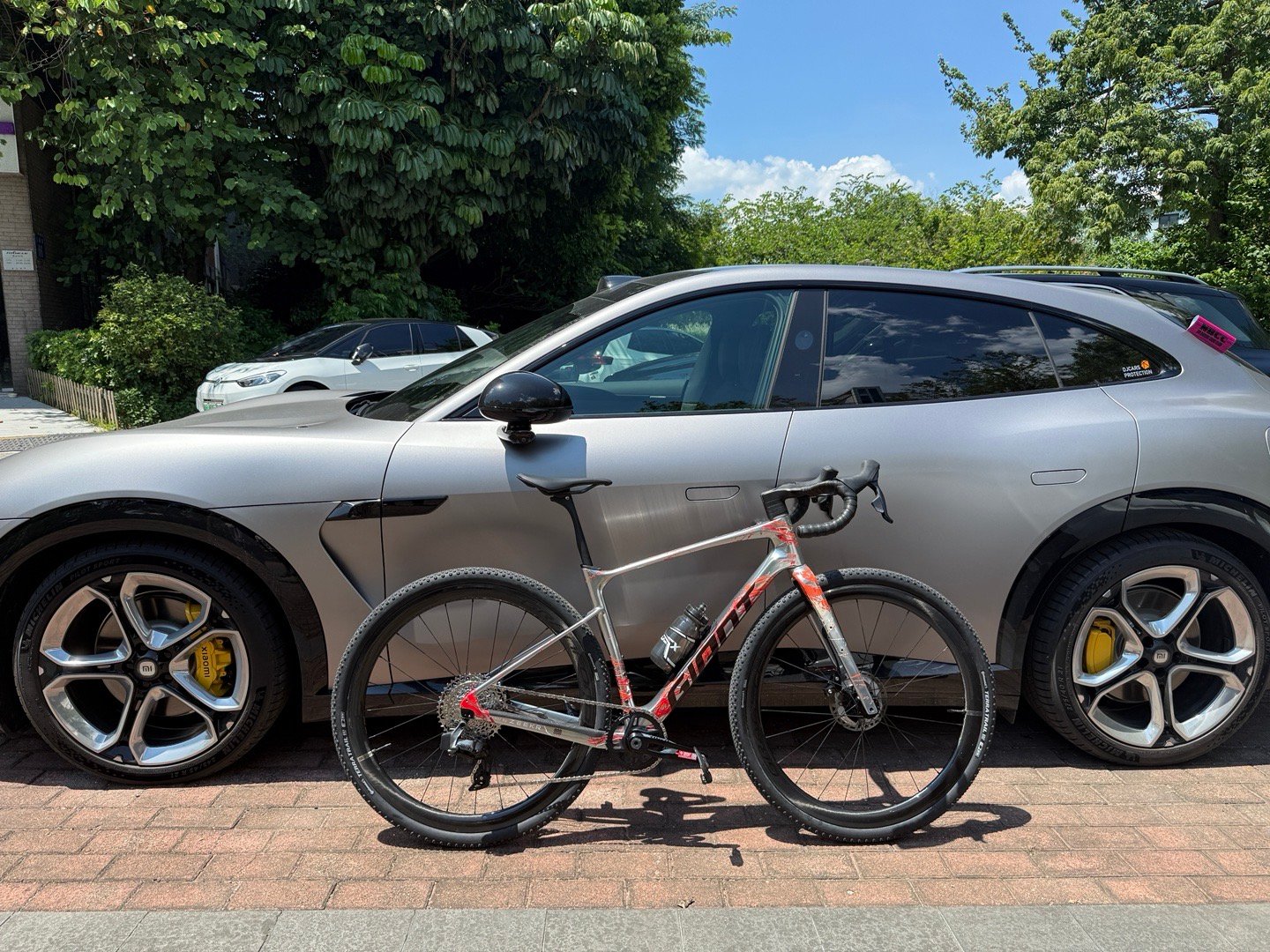 新车落地！这次是捷安特送来的极氪联名Revolt，gravel bike，属于自