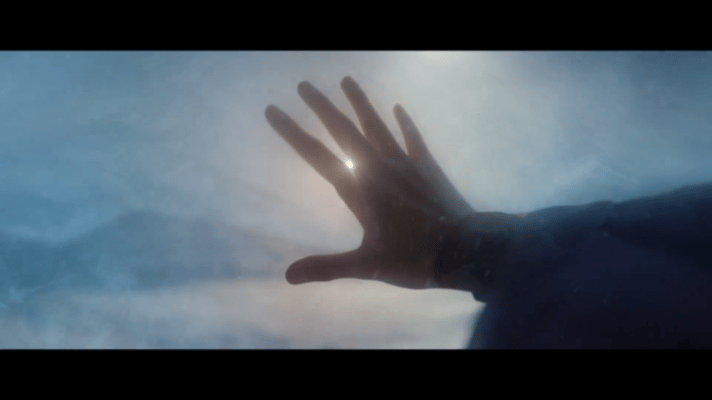 迪丽热巴陈飞宇新剧特效迪丽热巴陈飞宇摸脸戏 谁懂这个预告的质量！特效场面做得太精