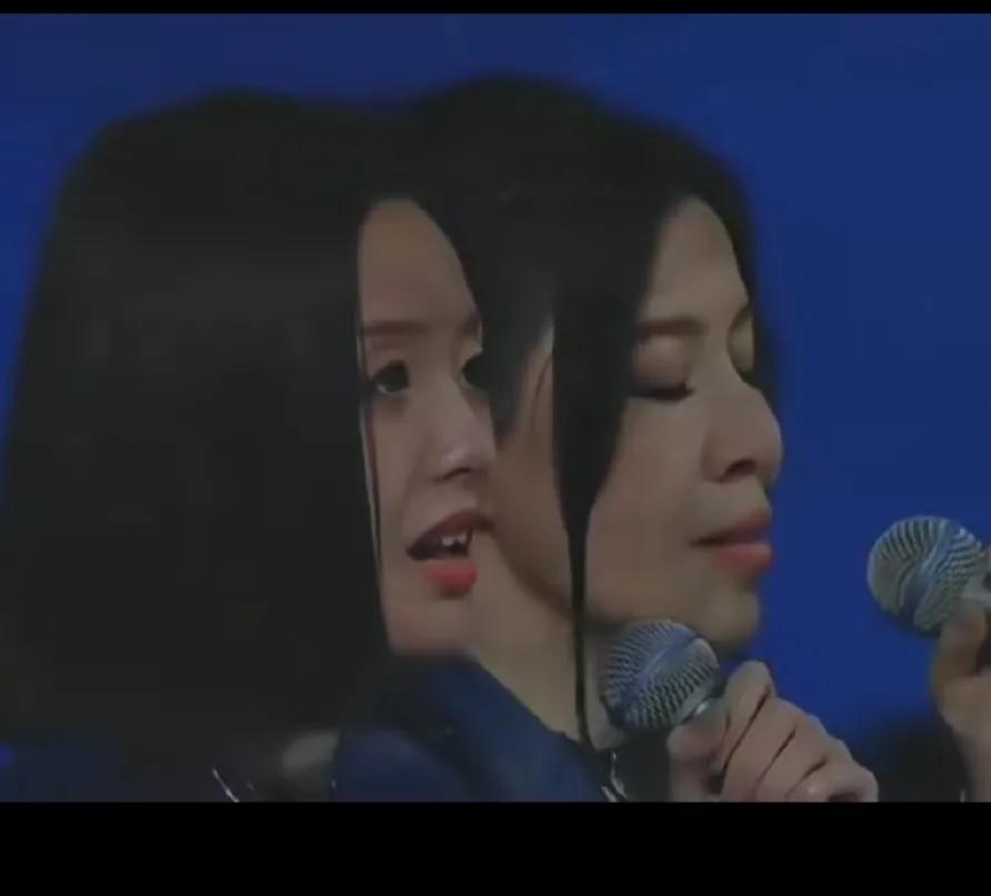 刀郎的粉丝哭着喊着爱刀郎
我不跟你们抢，我爱徐子尧！
#全网都在唱刀郎# #刀郎