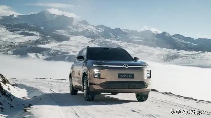 这就是赤裸裸的现实啊：
电车1年电费1000元
油车1年油费10000元
电车5