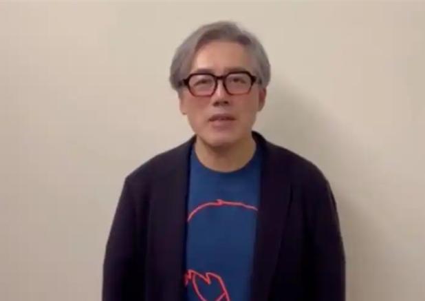 57岁张宇近照曝光：白发佝偻似古稀老人，与爱妻共历生死劫后首露面！
还记得那个用