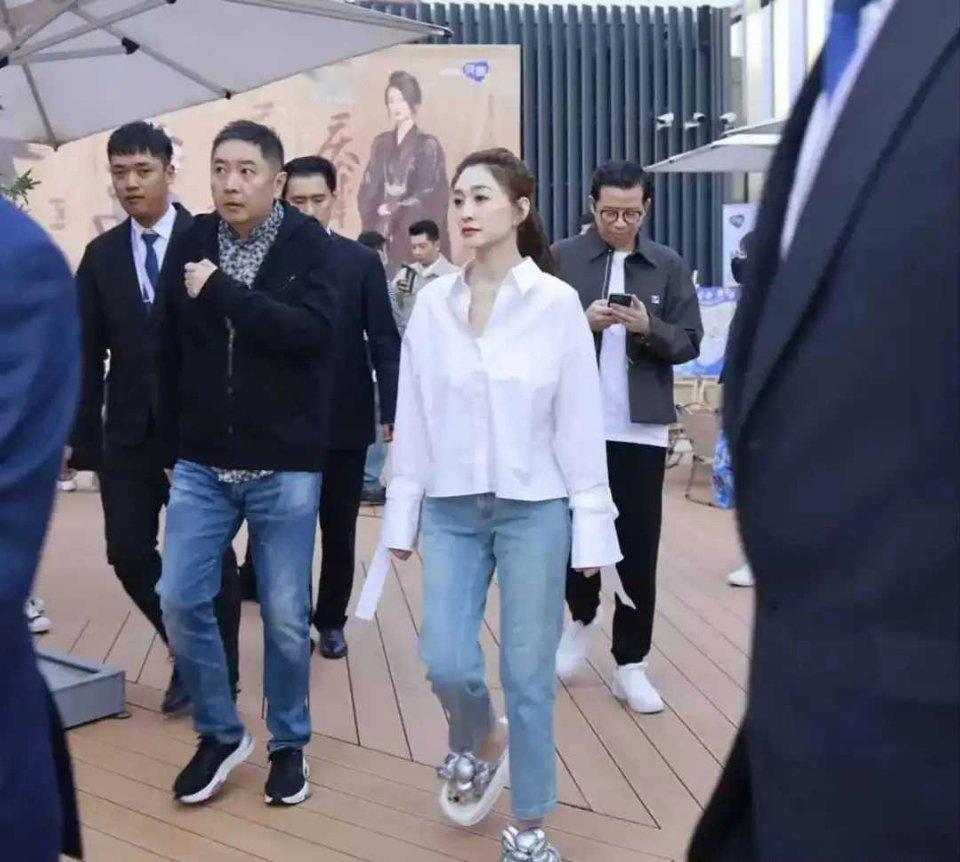 看来没生孩子的真的会比同龄人年轻好多 ​​​