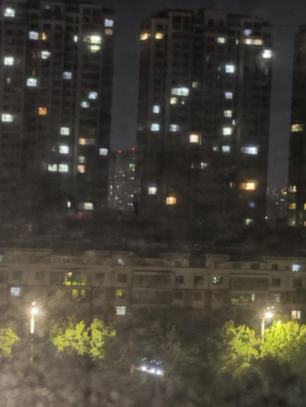 有没有人和我一样，晚上必须在10:30之前睡觉？

10：30上床睡觉，我已坚持