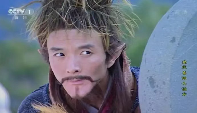 主角秦八娃 扫把星电视剧主角 不是对比图我真的认不出来。秦八娃年轻时的尖脸和现在