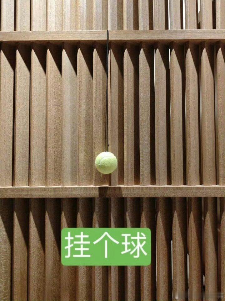 王一博在🧣发的图不多，但是有用。使用频率高，适用度也广！一图，不用废话，有脸的