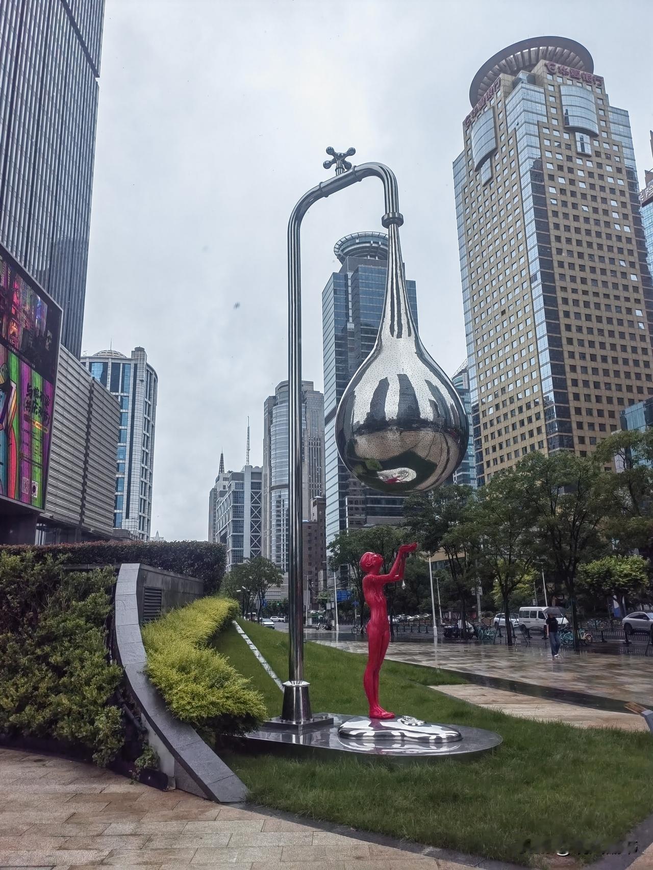 来领略梅子的味道与梅雨的风情


像一群蹩脚演奏员在合练一场打击乐器的音乐会，却