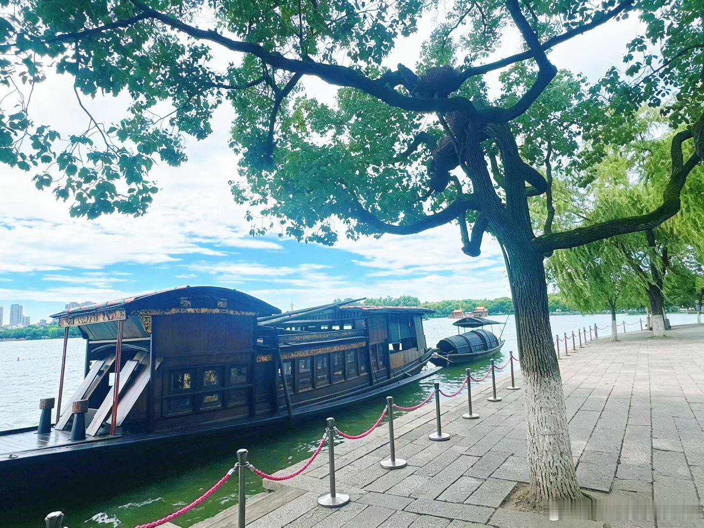 37℃的嘉兴南湖🚩骄阳砺初心，红船铸担当⛵️ 