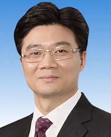 原中国移动集团总经理何飚调走后最新动态，本周赴外地调研。何飚，1972年2月生，