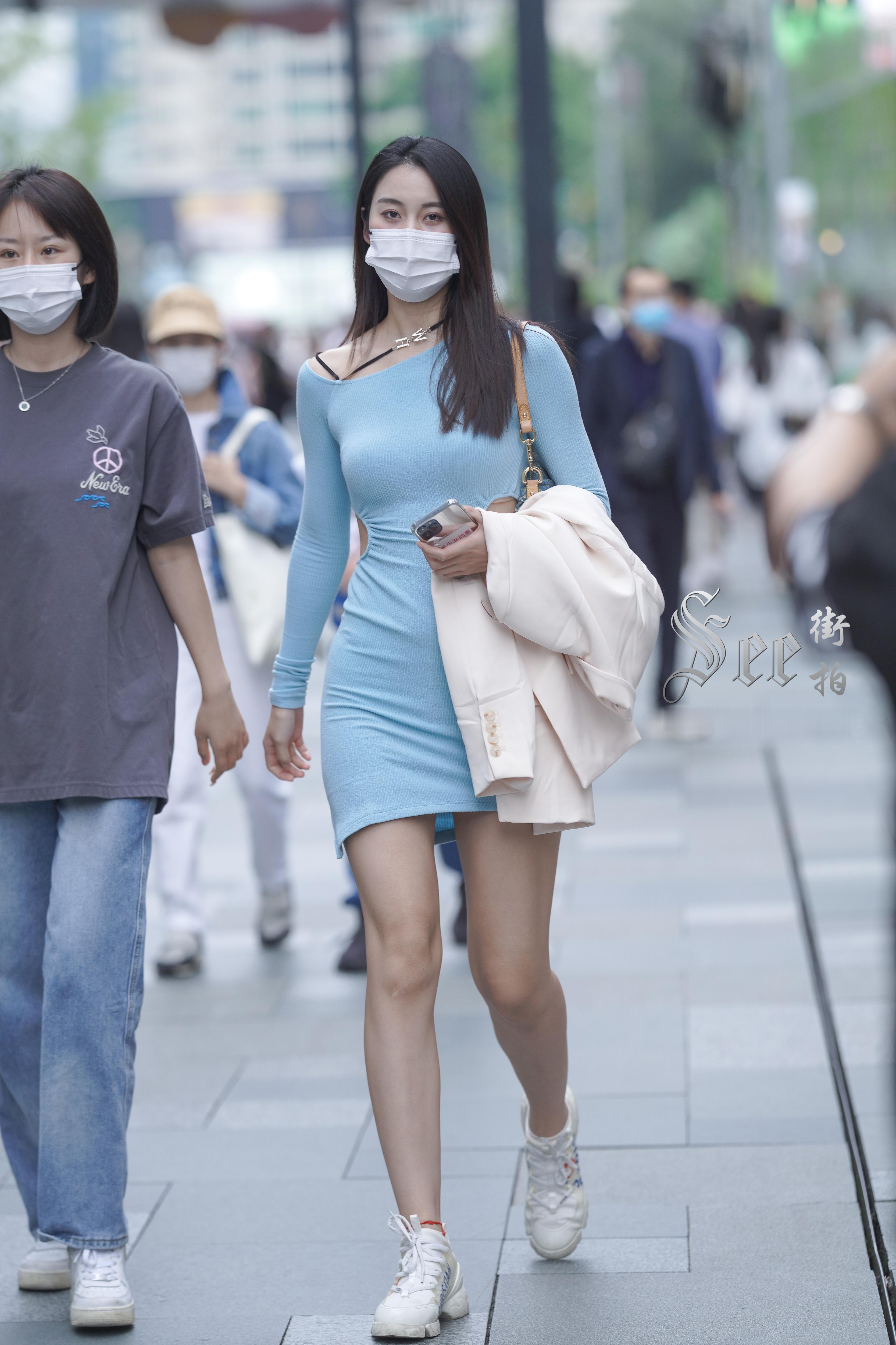 蓝色修身裙，温柔美丽~~ ​​​