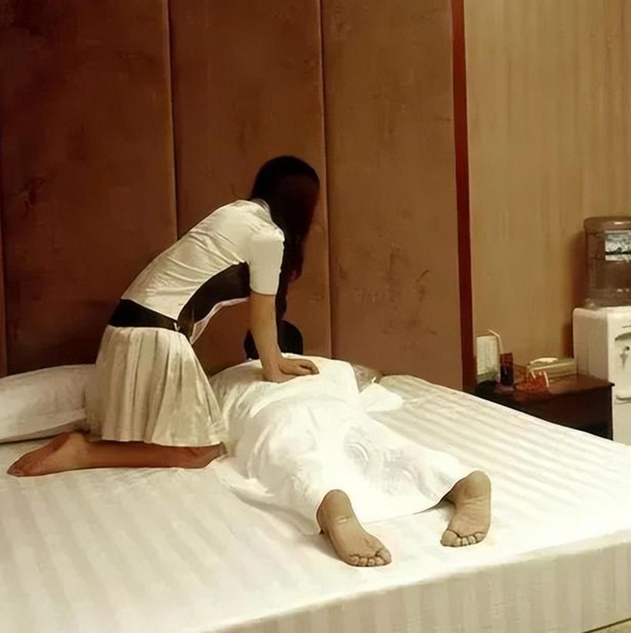广东中山，一小伙子到某酒店开房，点了个女技师提供按摩服务。谁知在按摩过程中，小伙