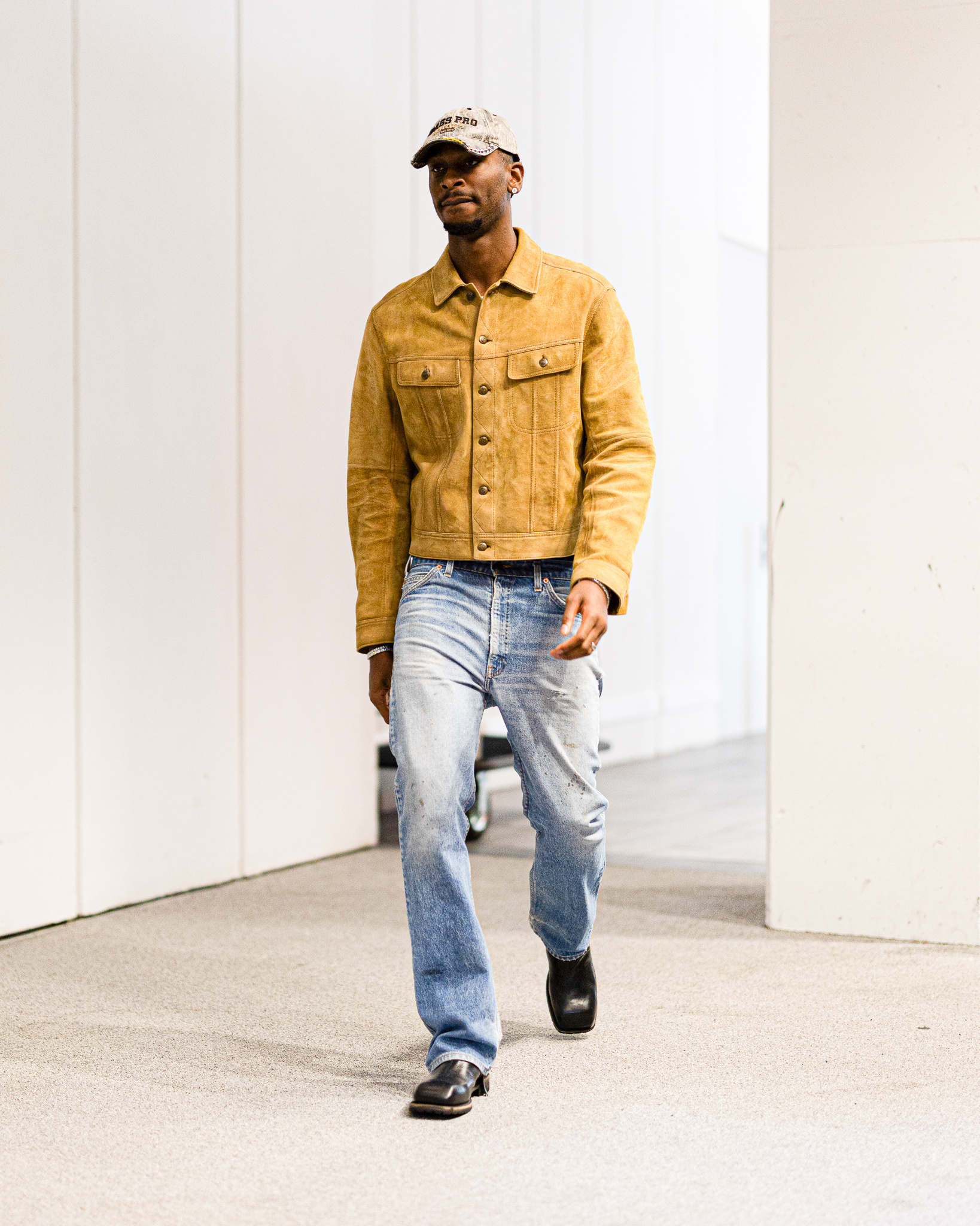 集合！雷霆vs独行侠的比赛即将开启，马戴派出的首发是：亚历山大、多尔特、卡森华莱