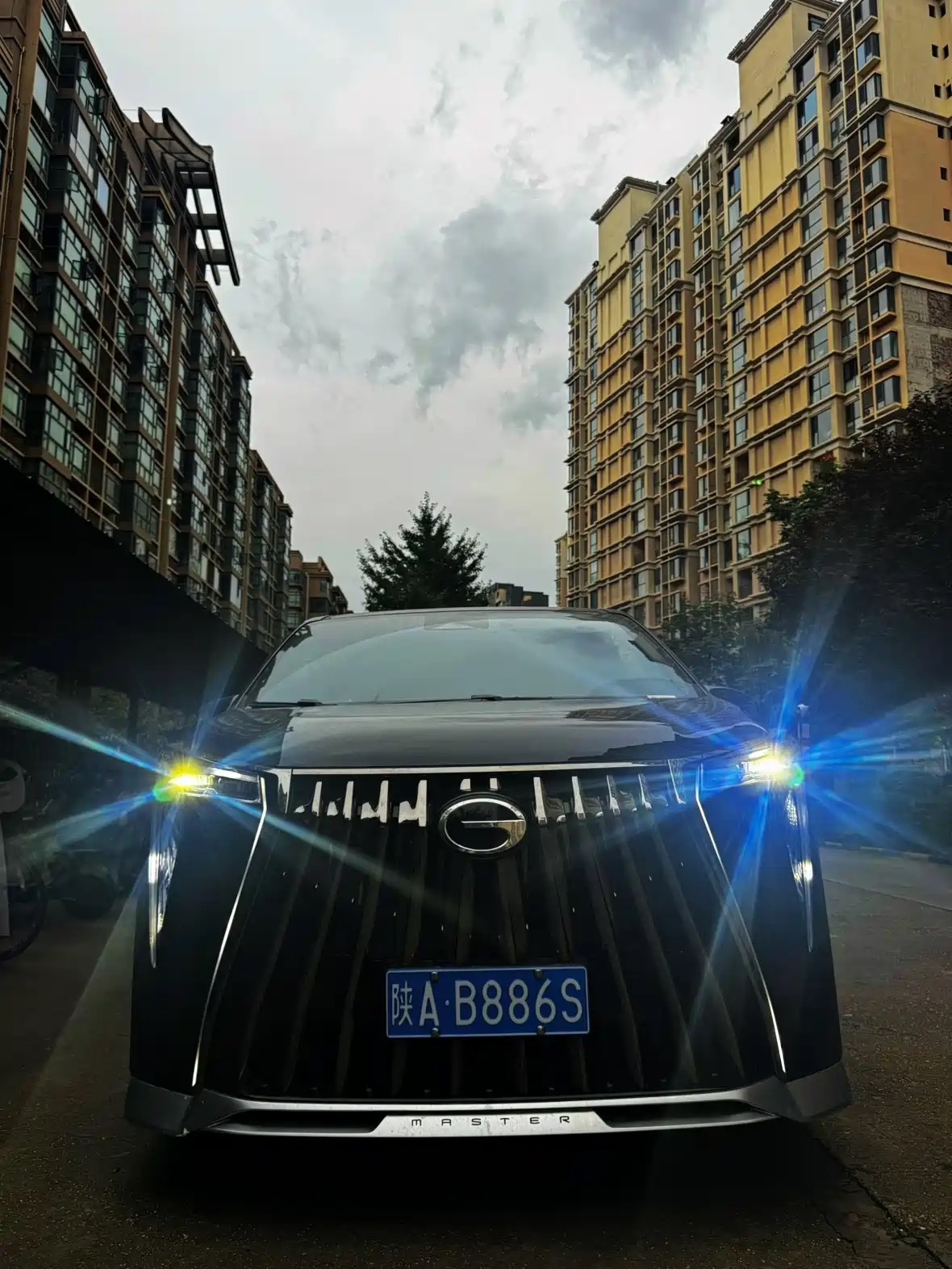 传祺M8，国产热门家用商务MPV，在我眼里，它打破合资MPV高价垄断，让更多家庭