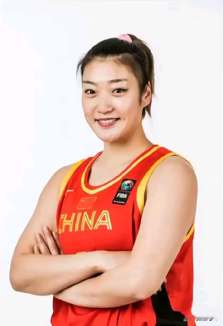 中国篮球需要霸气的球员，现在看上去软绵绵的。中国无论是男篮还是女篮都需要有威然的