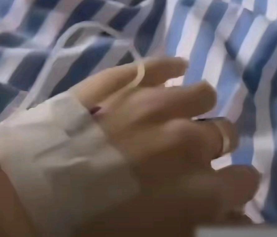 近日，江苏出了件令人动容的事，一女子跟丈夫离婚后，突患重疾，娘家两弟弟却拒绝照顾