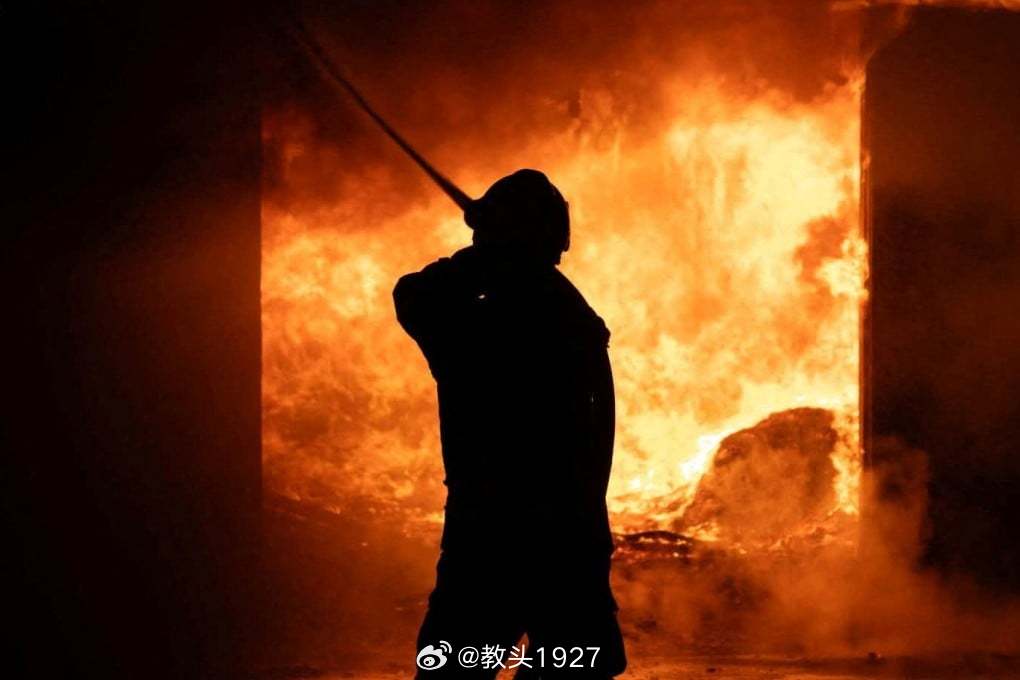 泽圣的妙妙情报乌克兰总统泽连斯基透露，俄罗斯已请求朝鲜额外增派多达3万名士兵参与