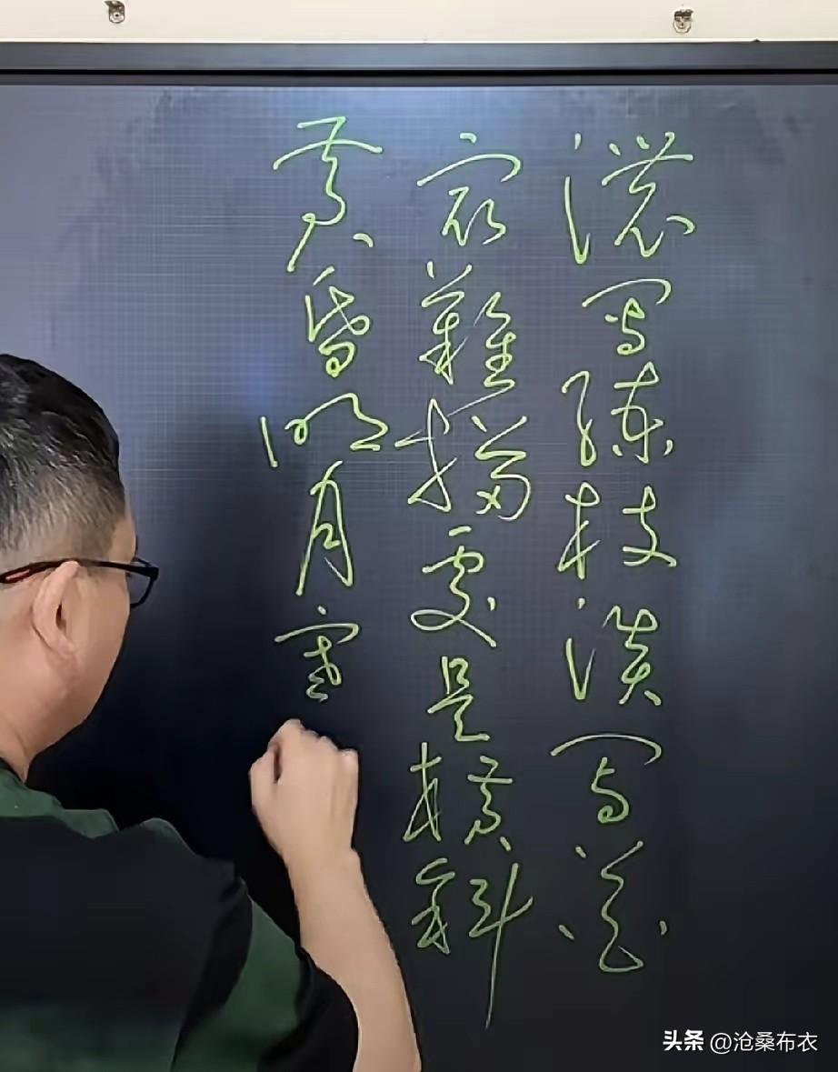 学生时代哪位老师对你影响最大？我唯一一次受到物理老师表扬是初二第一学期，中考一道