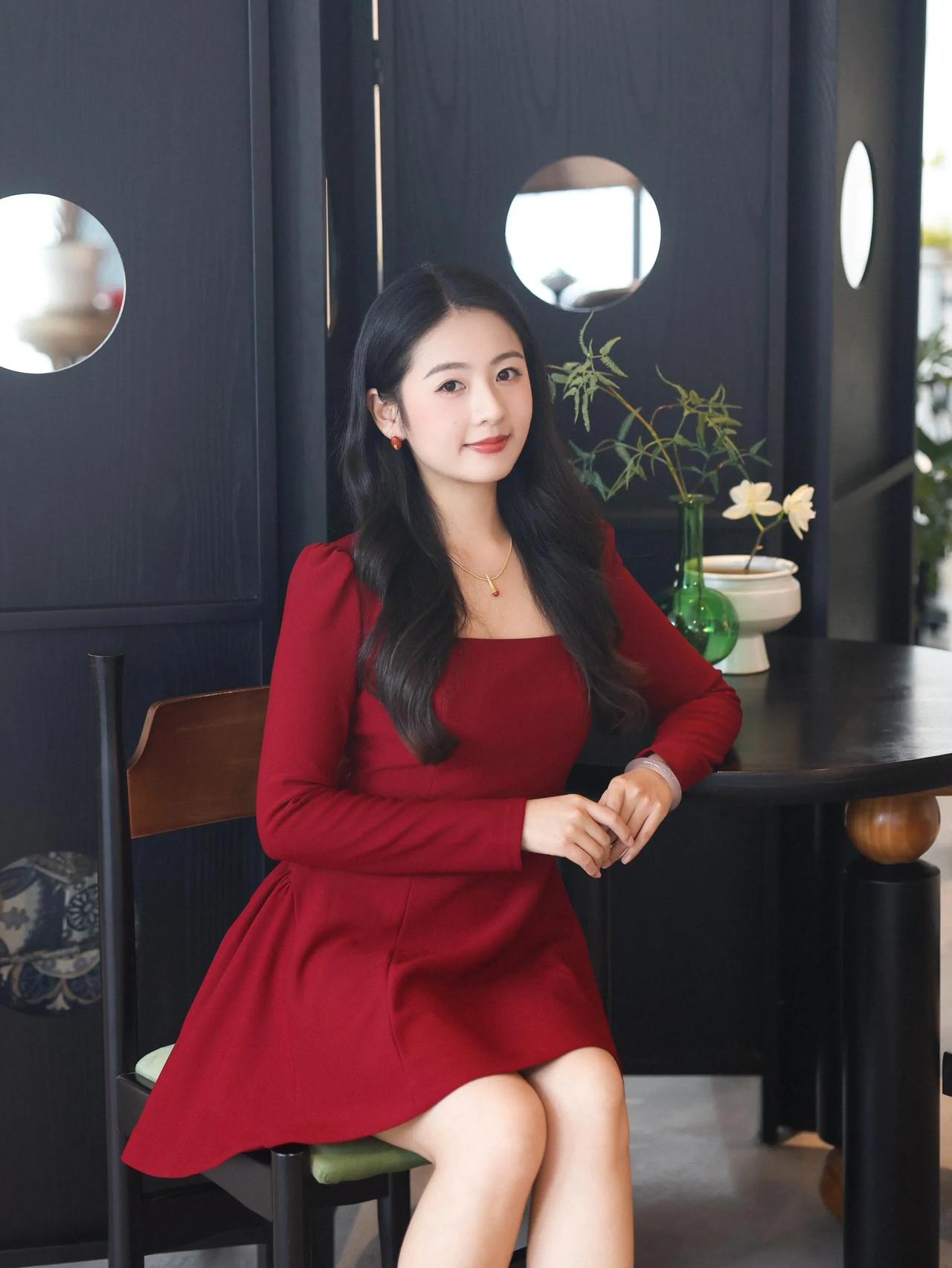 红裙翩翩舞#佳人笑翩跹#红裙魅姿# 红裙佳丽#浪漫女神情似海#