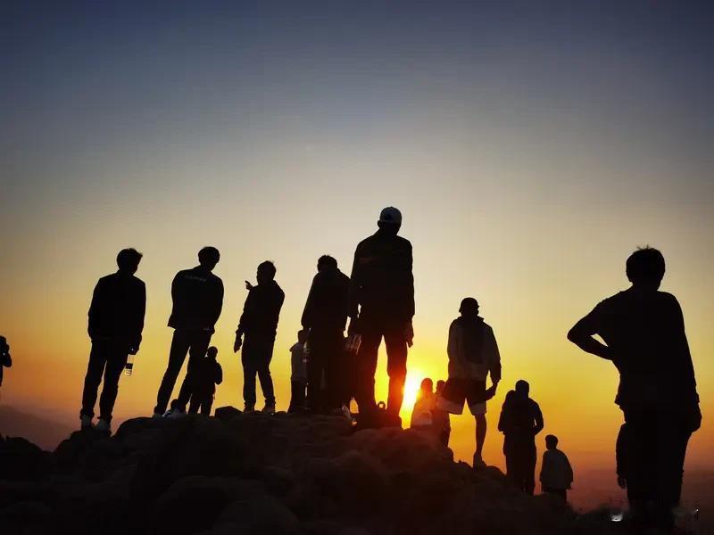 一个人要帮助弱者，应当自己成为强者，而不是和他们一样变成弱者——罗曼·罗兰

这