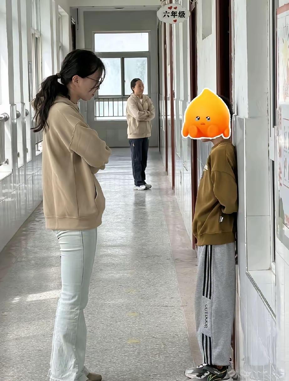 上学最怕走廊罚站