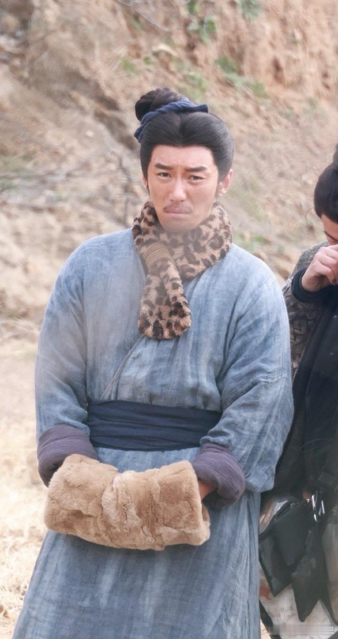 历史剧《秦谜》公开代旭妆造路透，造型贴合战国背景与郑国身份，“裴轸去陕西挖土了吗