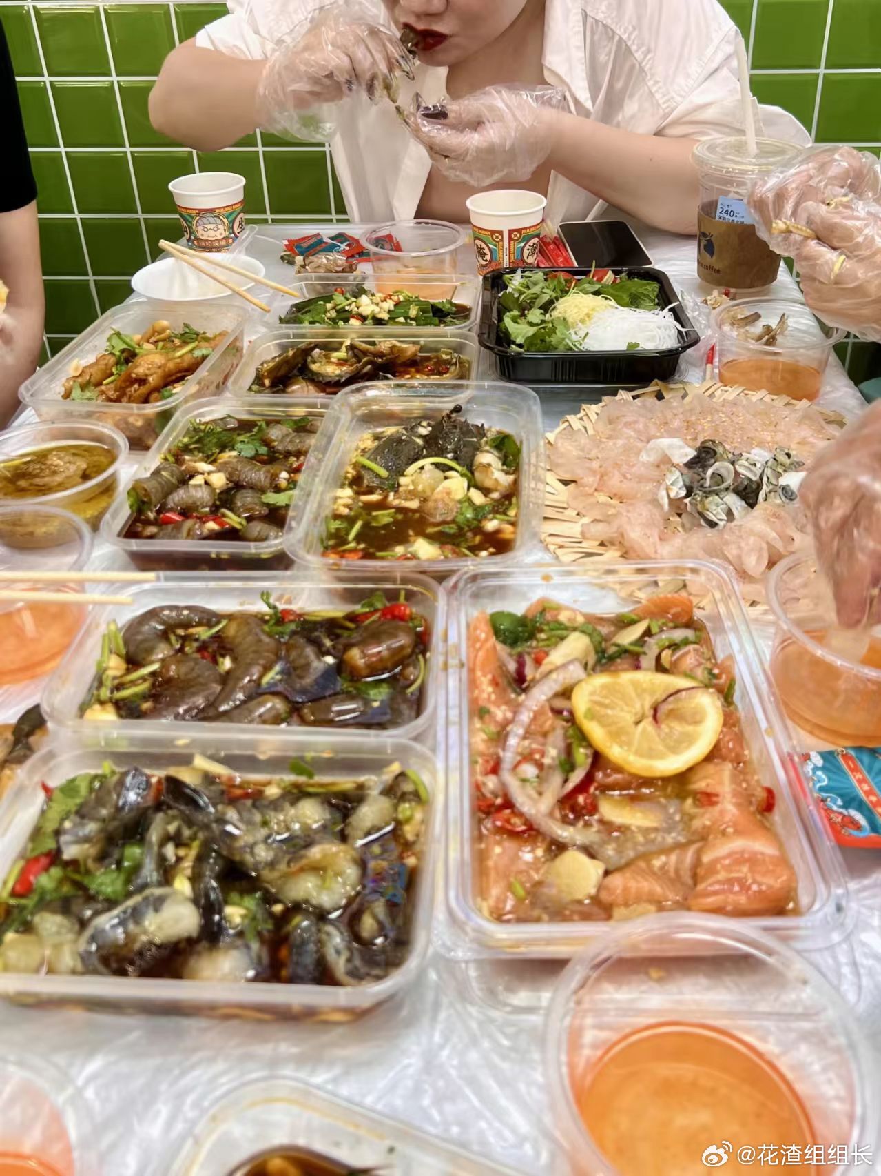 生腌店把潮汕人有情有义具象化不想睡的星期五戏好多 不想睡的星期五这期氛围感拉满，