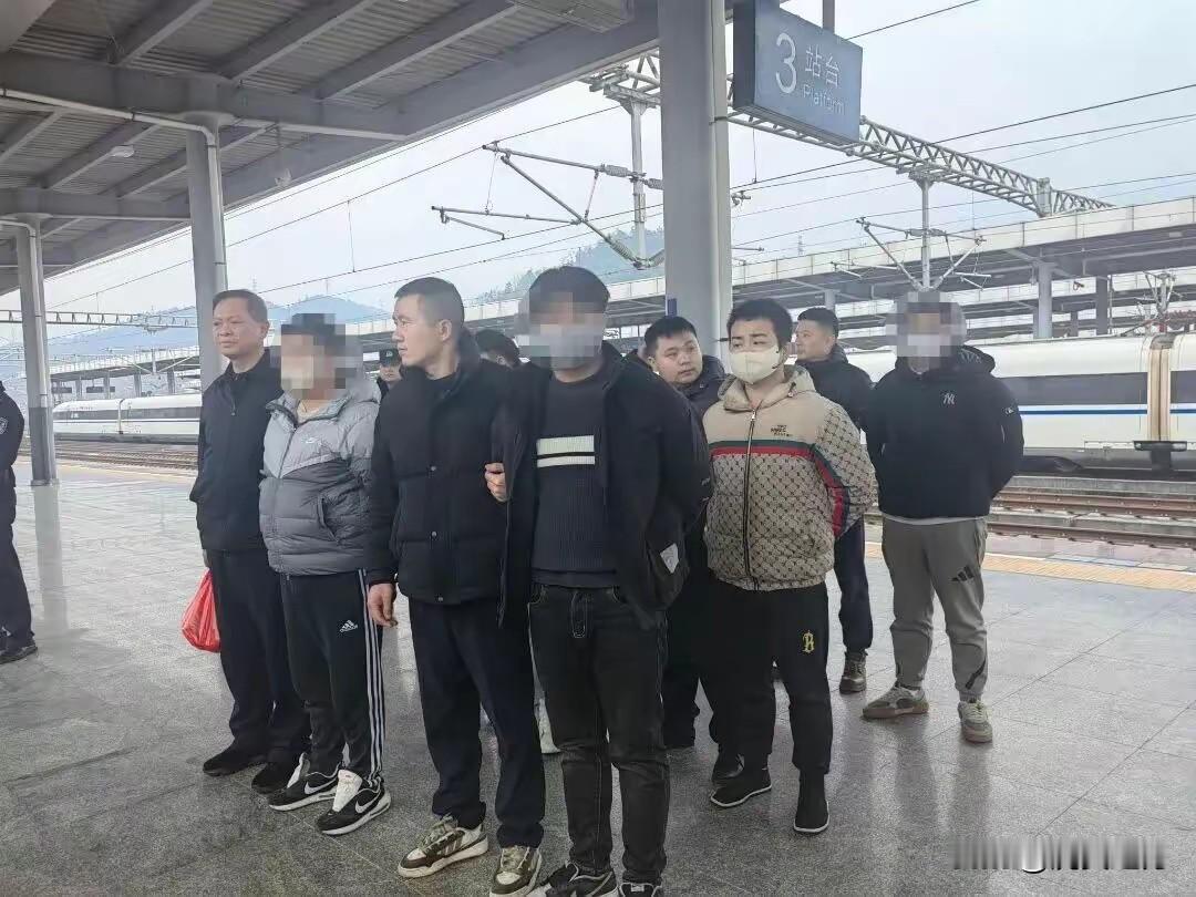 娄底及湖南境内扫毒行动刻不容缓！

本以为是一场久别重逢的同学聚会，谁知竟是精心