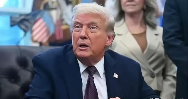 中国放出可能扣留售台武器的信号后，美国这边回应来了，还是“双簧”。美国这操作也太