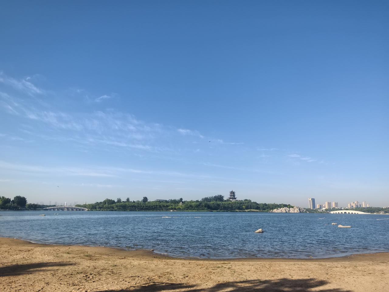 晒图笔记大赛碧空下的清风湖