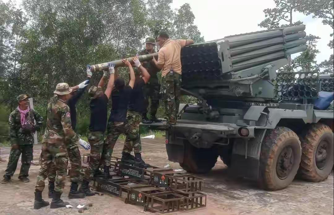 美式调停沦为笑话，泰国越打越狠，中方方案开始显分量