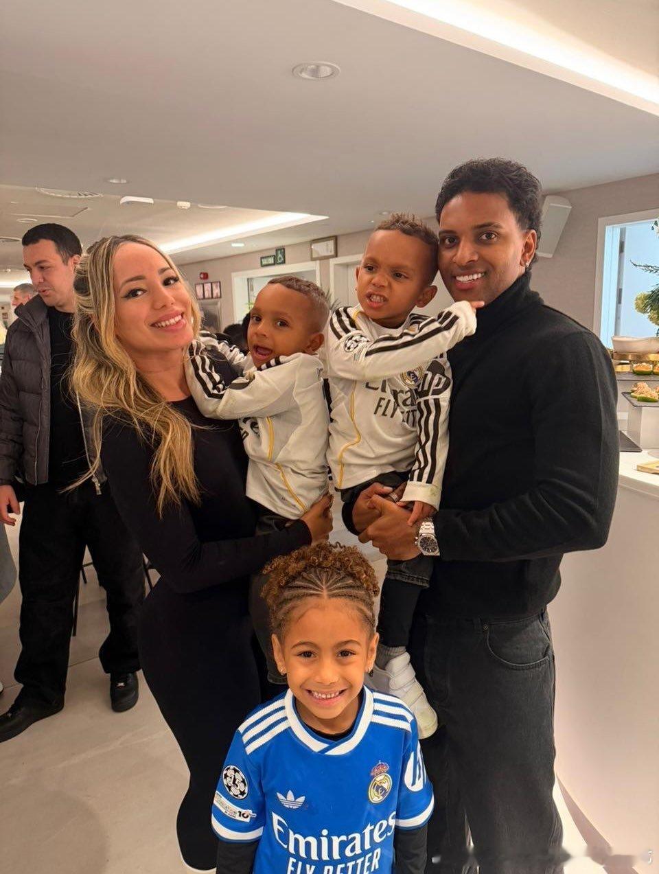 罗德里戈与Ravy和Rayan罗德里戈